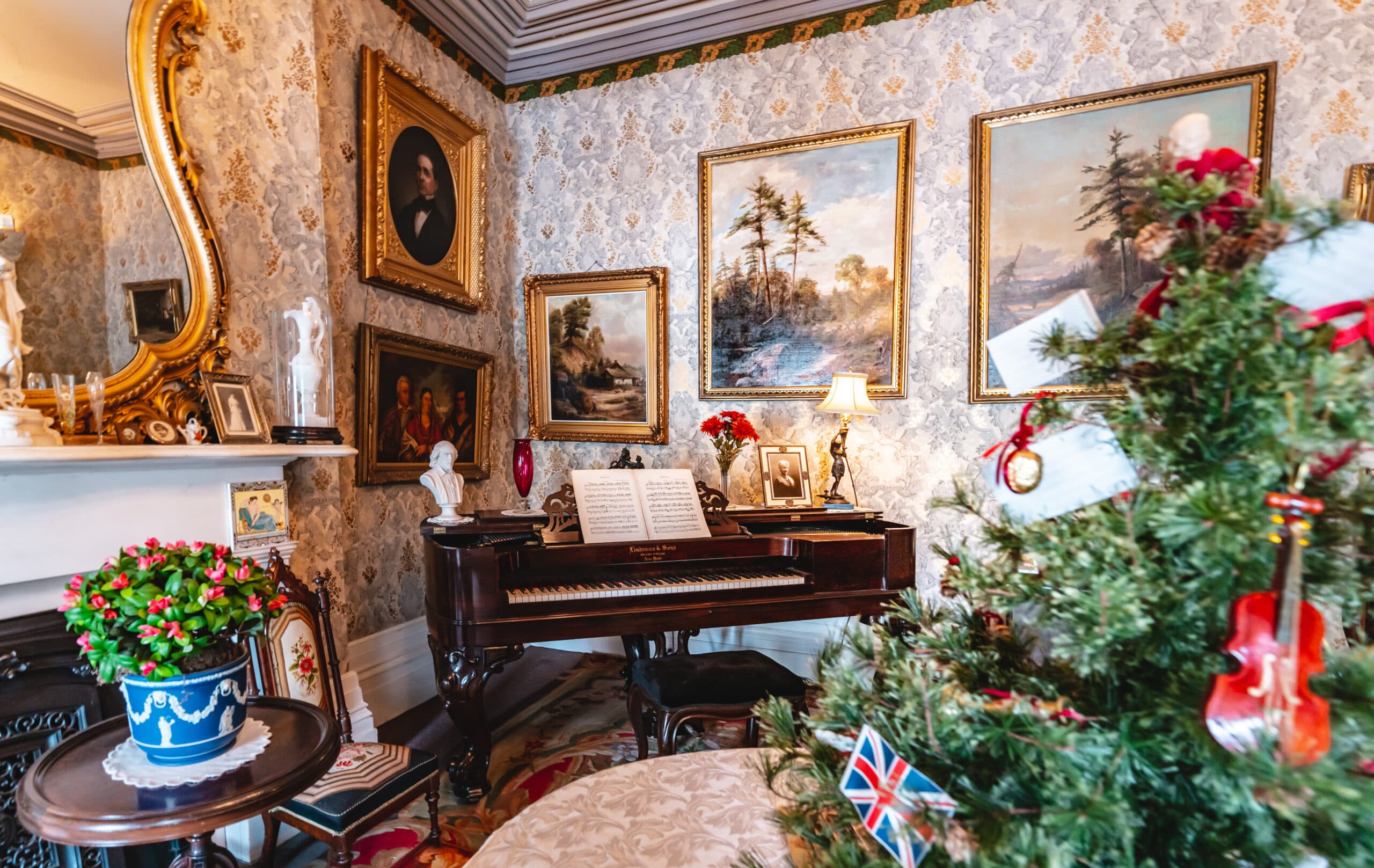 Family Christmas Decorations Workshop