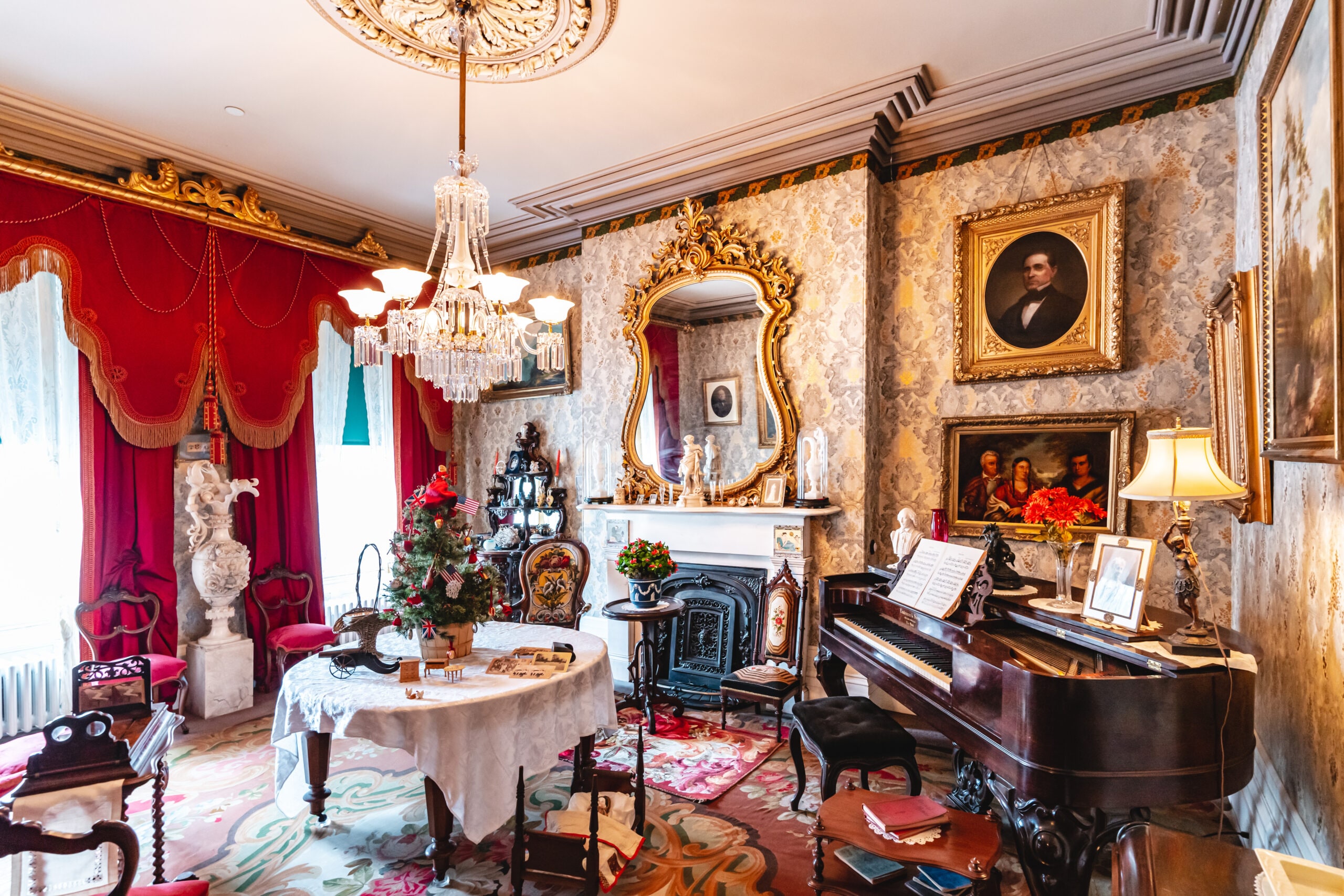 Christmas Decorations Workshop