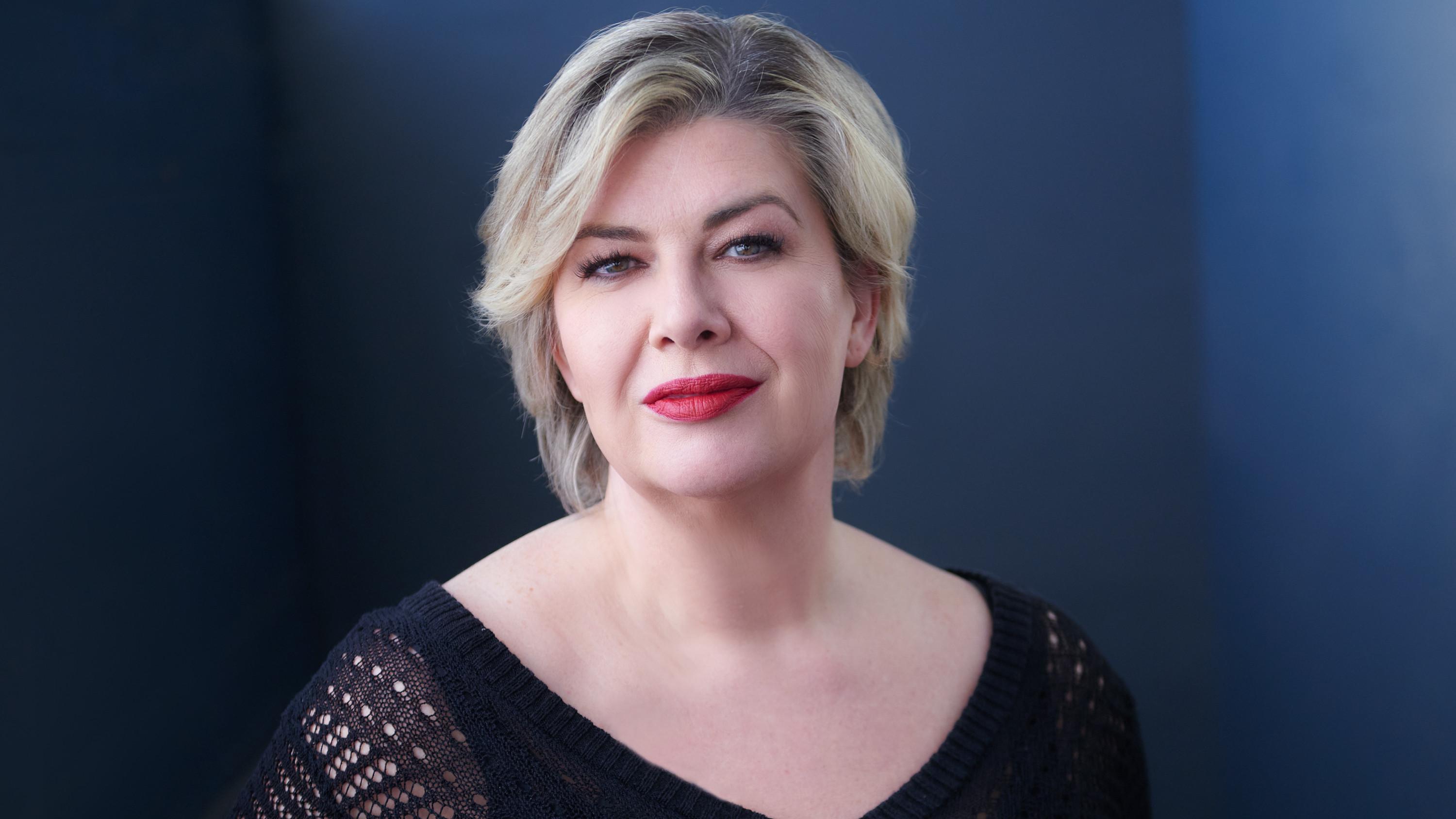 Shannon Laverty / Saturday 8pm